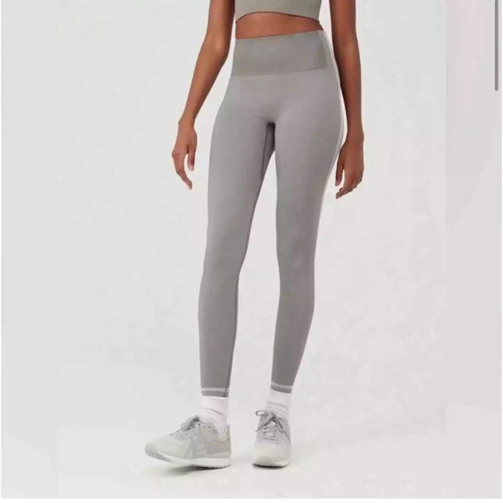 Outdoor Voices Leggings Small Seamless Smooth 7/8 leggings Graphite Dove NEW